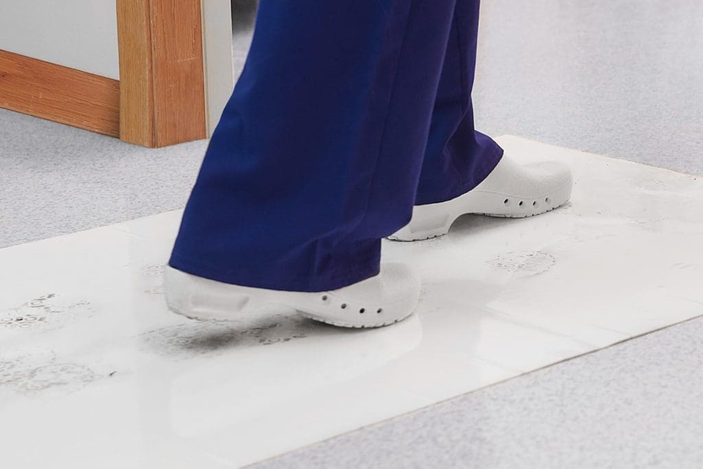Pure Stride Cleanroom Shoe Clogs - Image 3